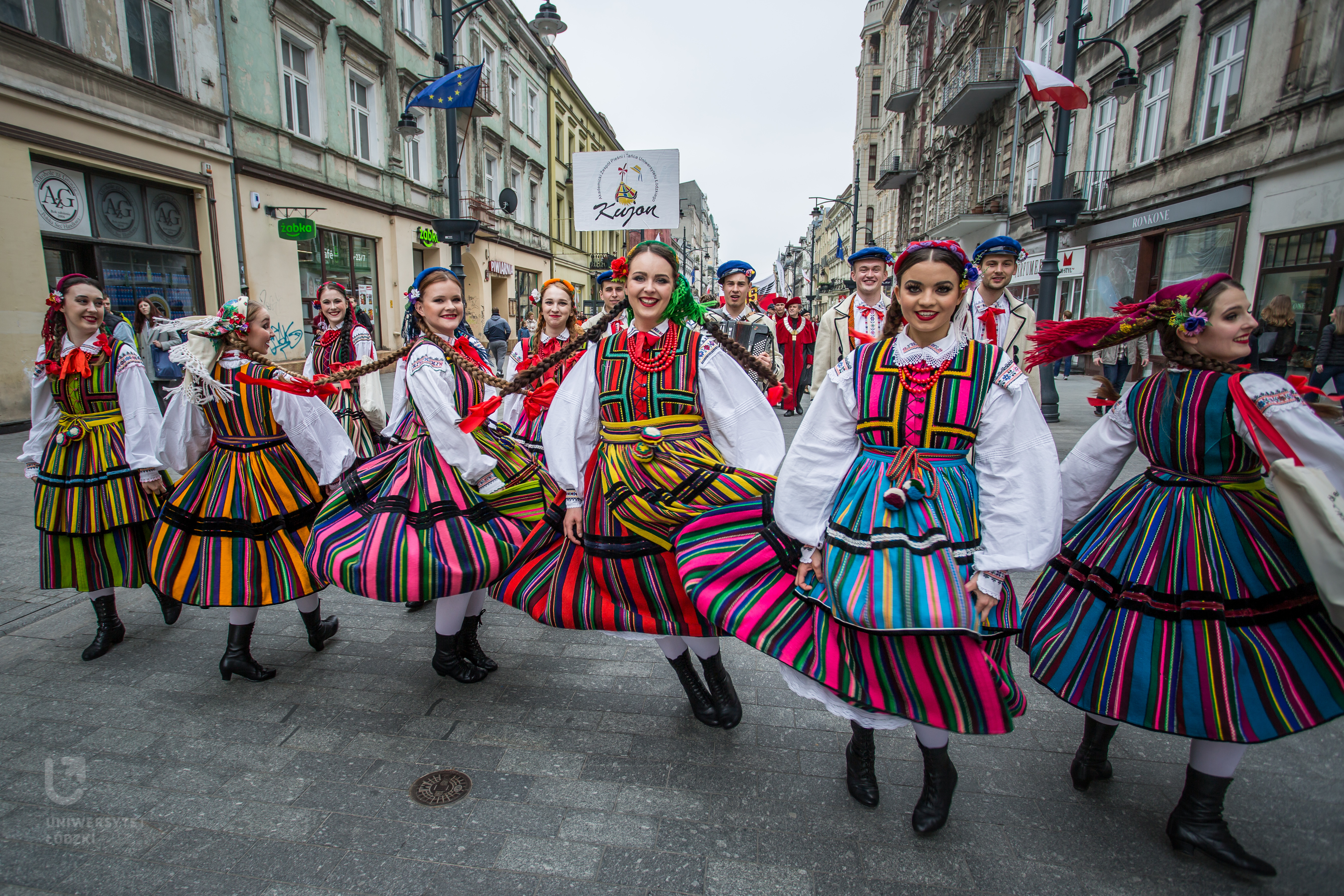 [Translate to English:] "AKADEMICKI ZESPÓŁ PIEŚNI I TAŃCA UŁ "KUJON"